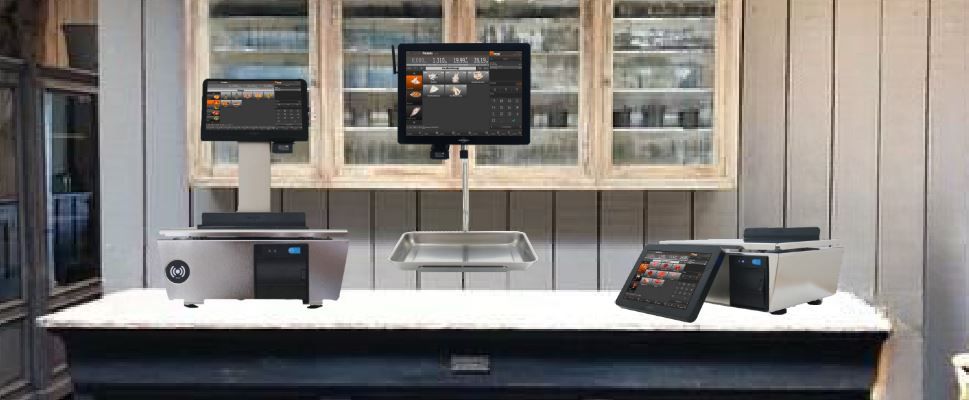 Comptoir de boucherie équipé de trois balances professionnelles Marquès installées par PIGS Informatique